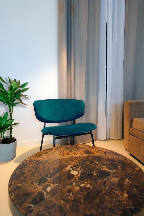 Bergamo Inn 21 المظهر الخارجي الصورة A chair