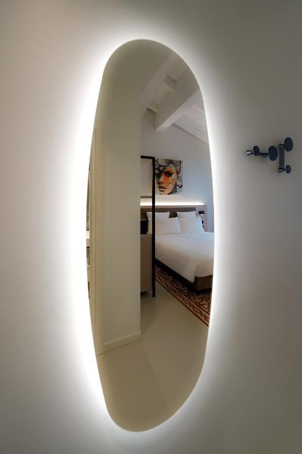 Bergamo Inn 21 المظهر الخارجي الصورة A room at the hotel