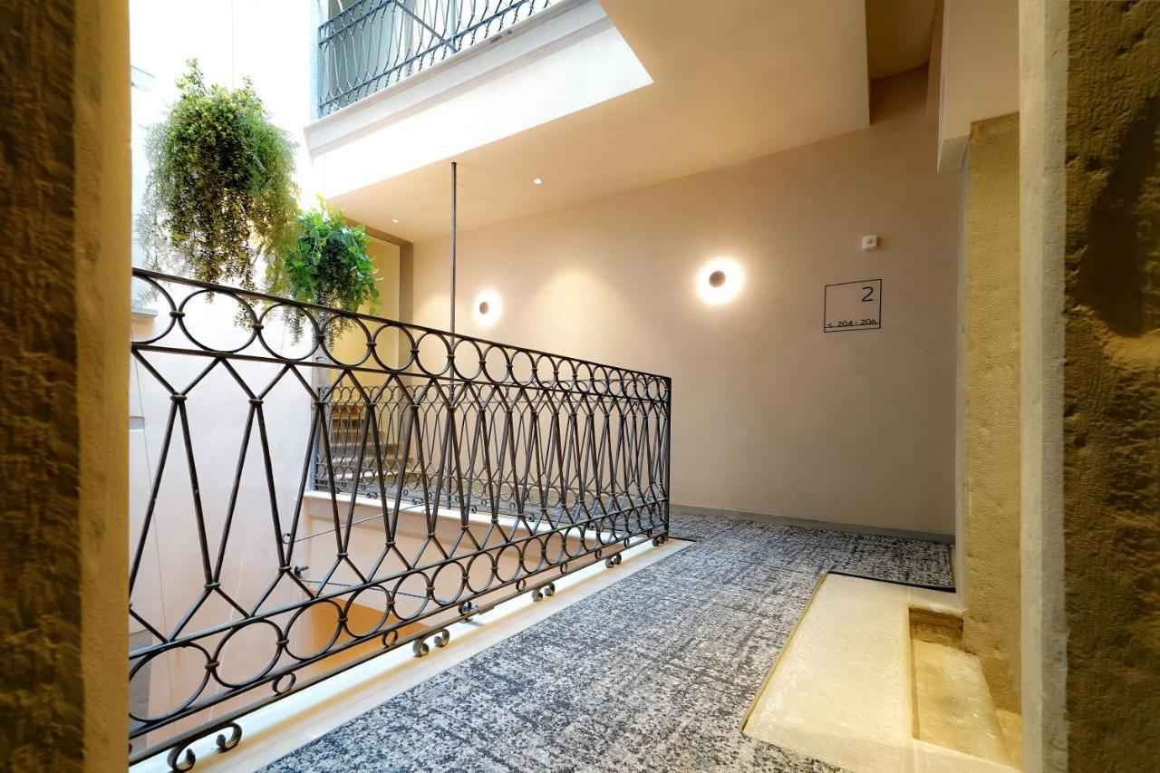 Bergamo Inn 21 المظهر الخارجي الصورة Interior of the hotel